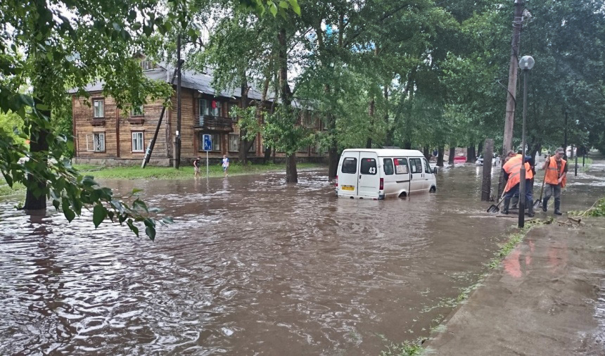 Наводнение в пригороде